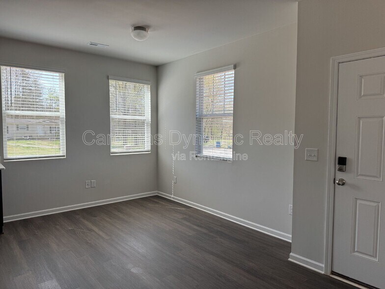 Building Photo - 106 Titanium Dr
