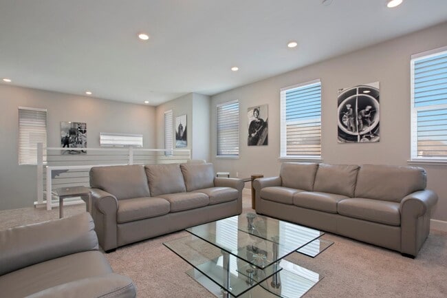 Building Photo - 2986 Lina St