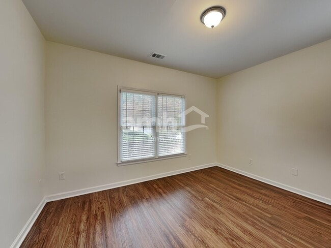 Building Photo - 201 Brackin Trace