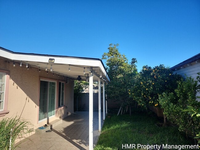 Building Photo - MOVE IN SPECIAL - Charming Single-Story Home