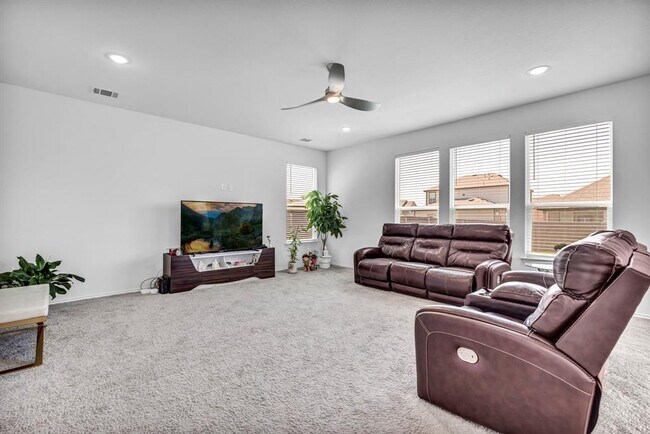 Building Photo - 232 Bougainvillea Lp