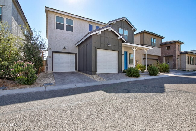 Building Photo - 15717 W Polk St