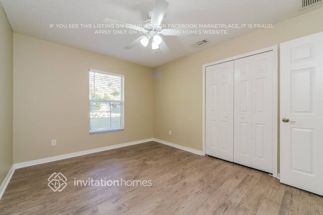 Building Photo - 215 1st St