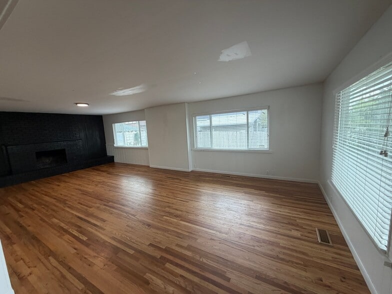 Building Photo - 3757 S 2300 E