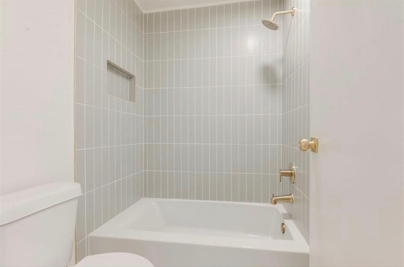 Building Photo - 2827 Indian Creek Blvd