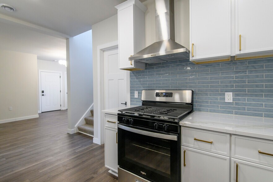 Building Photo - 1530 N Cass St