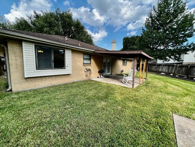 Building Photo - 4030 Thistledown Dr