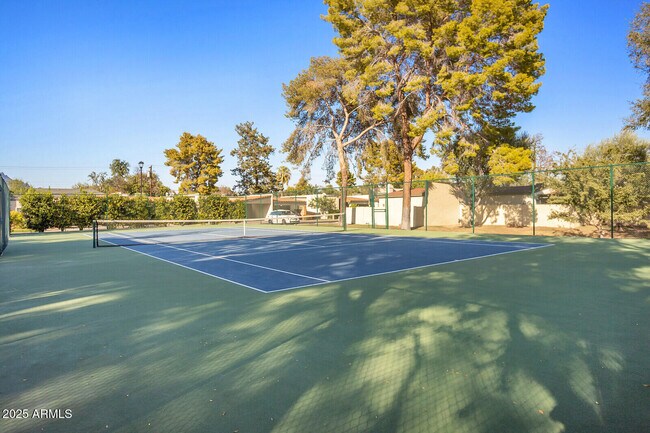 Building Photo - 2839 E Montecito Ave