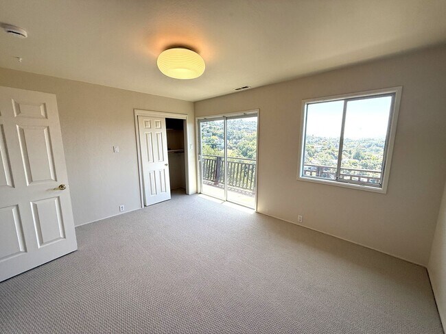 Building Photo - FOUR BEDROOM HOME IN THE GREENBRAE HILLS W...