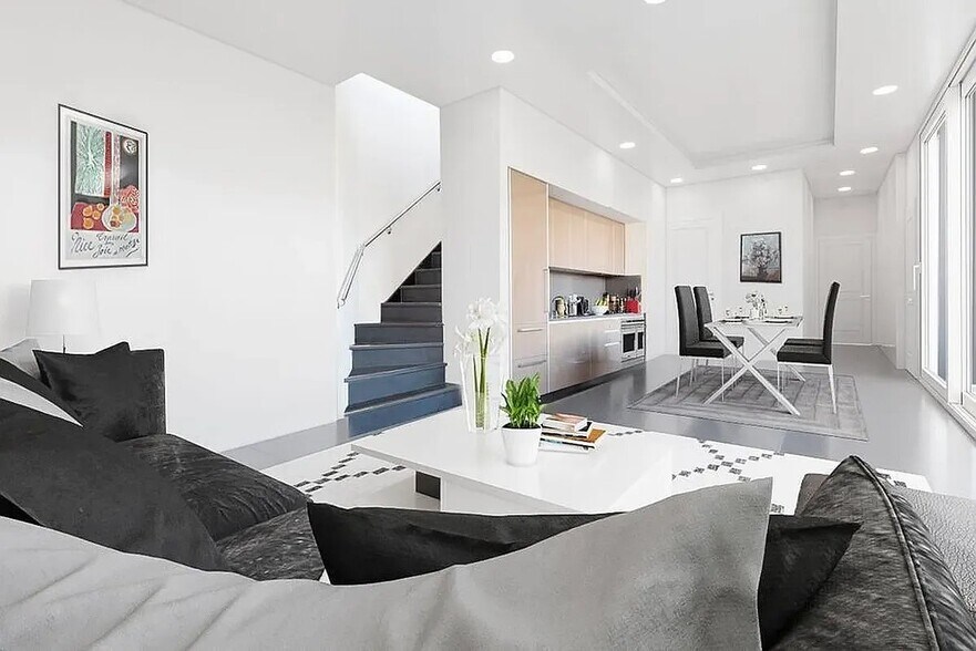 Primary Photo - 31 Prince St