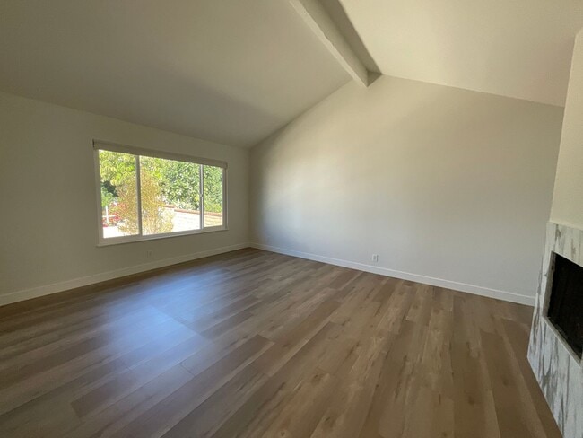 Building Photo - 4 Bedroom 3 Bath 2 Story Home With Family ...