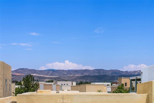 Building Photo - 123 Interval