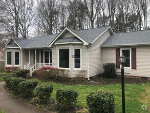 Building Photo - Completely Renovated 3 BR with Huge Yard