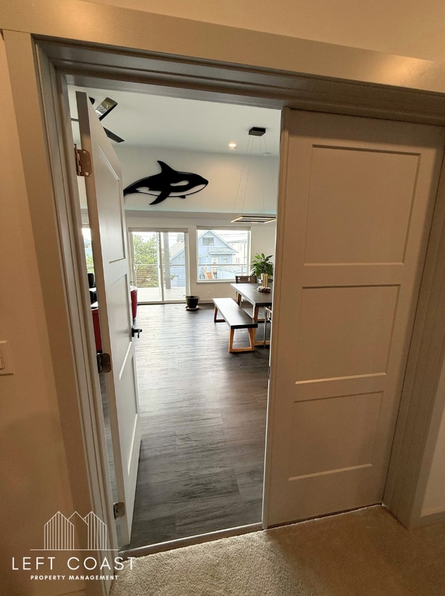 Building Photo - 480 Alsea Ave