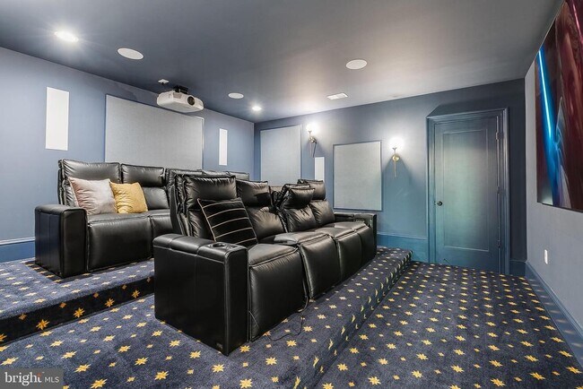 Building Photo - 7002 River Oaks Dr