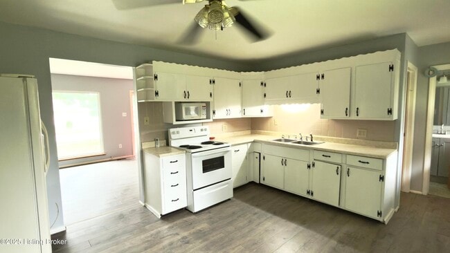 Building Photo - 1725 Whittier Dr