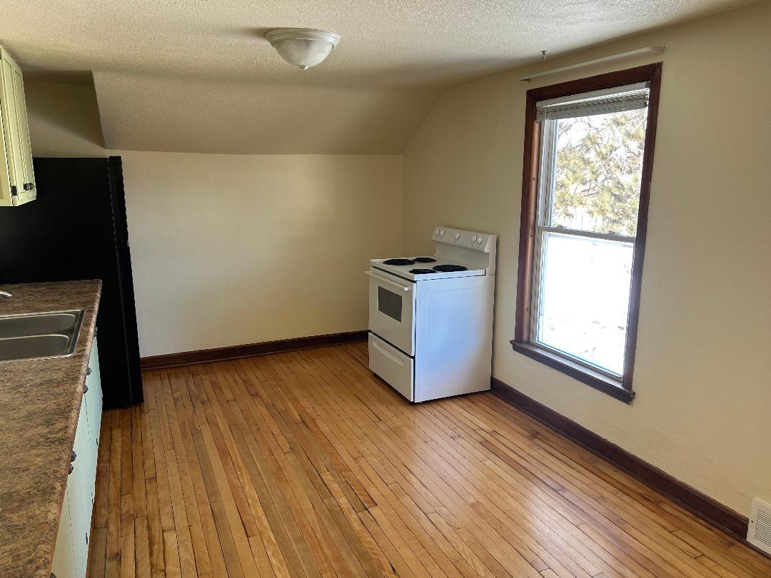 Kitchen - 300 Radtke St