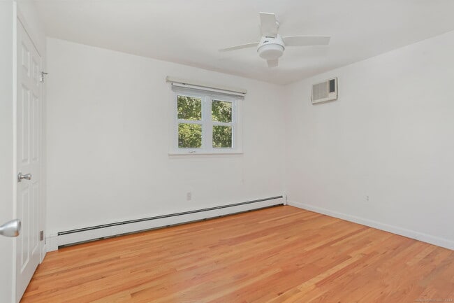 Building Photo - 115 Lucille St