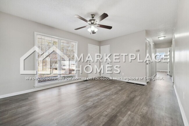 Building Photo - 8206 Huntington Dr