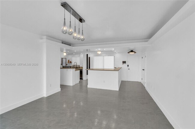 Building Photo - 9101 E Bay Harbor Dr