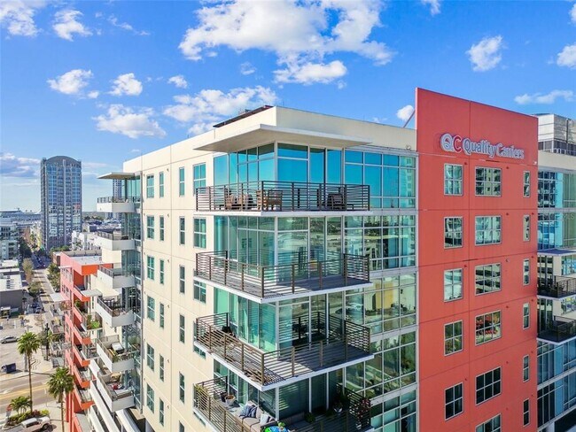 Building Photo - 1208 E Kennedy Blvd