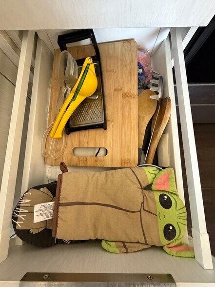 Building Photo - 203 W Crest Ave