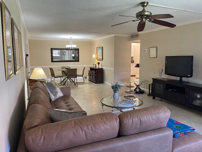 Building Photo - 22765 SW 66th Ave