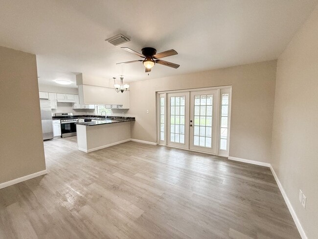 Building Photo - 3331 NW 27th Ave