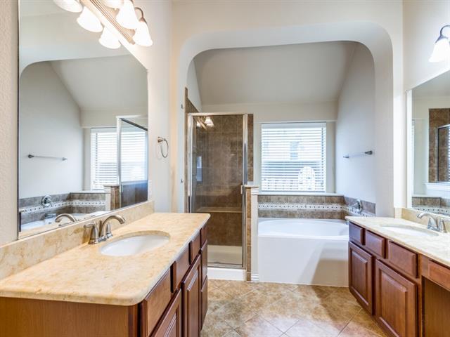 Building Photo - 7691 Ivanhoe Dr