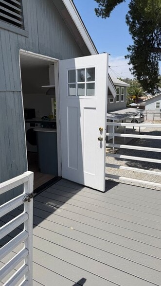 Building Photo - 301 W 1st St