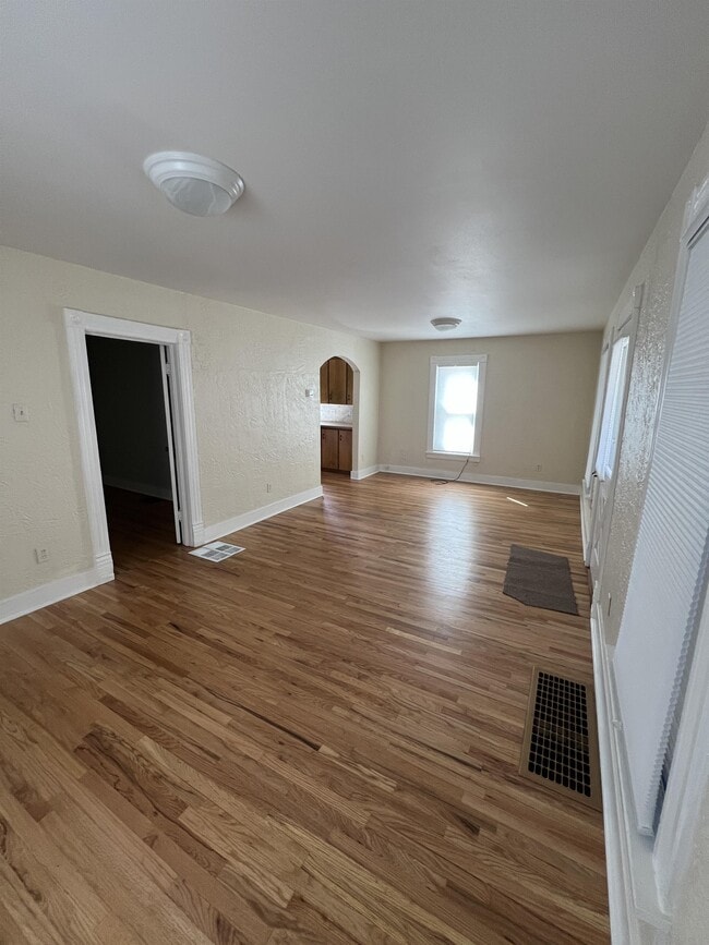 Building Photo - 714 Meeker St