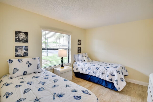 Building Photo - 51 Sand Dollar Dr