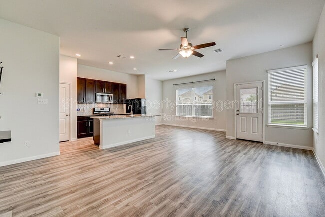 Building Photo - 24810 Lorenzo Glaze Trail