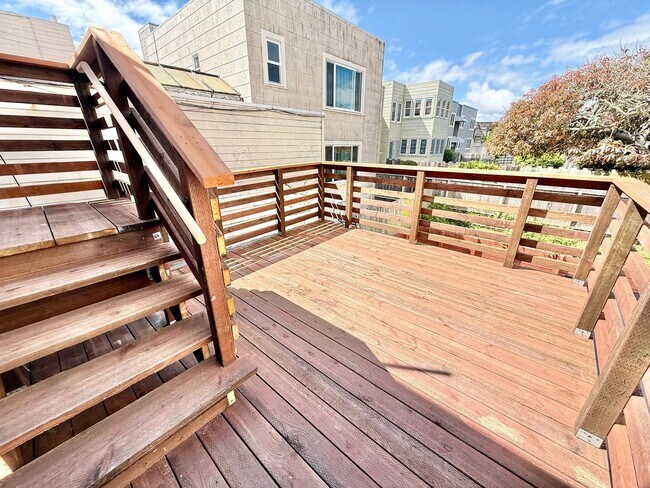 Building Photo - 5840