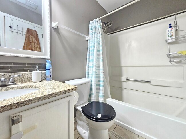 Building Photo - 579 Scott Ln