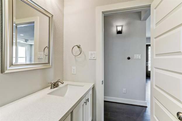 Building Photo - 8618 Valley Song Dr