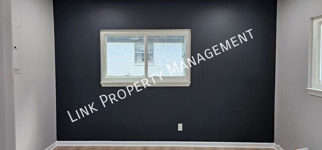 Building Photo - 123/125 Sequoia Drive