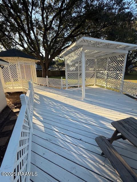 Building Photo - 112 Thorn Dr