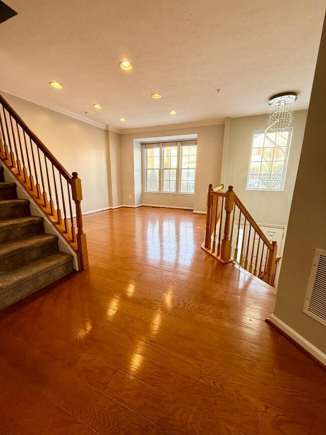 Building Photo - 838 Lowe Rd