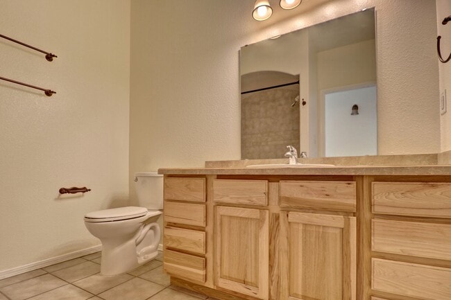 Building Photo - 2305 Santo Domingo Ave