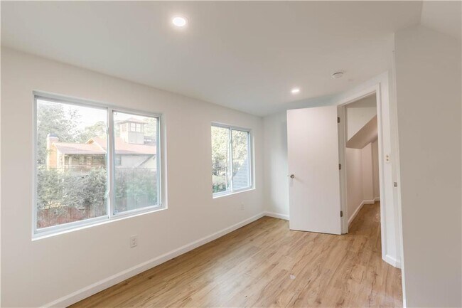 Building Photo - 1170 Niles Ave NW