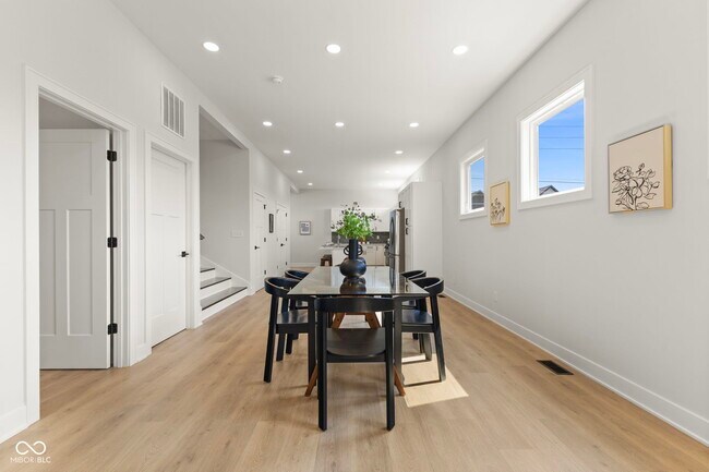 Building Photo - 1405 Deloss St