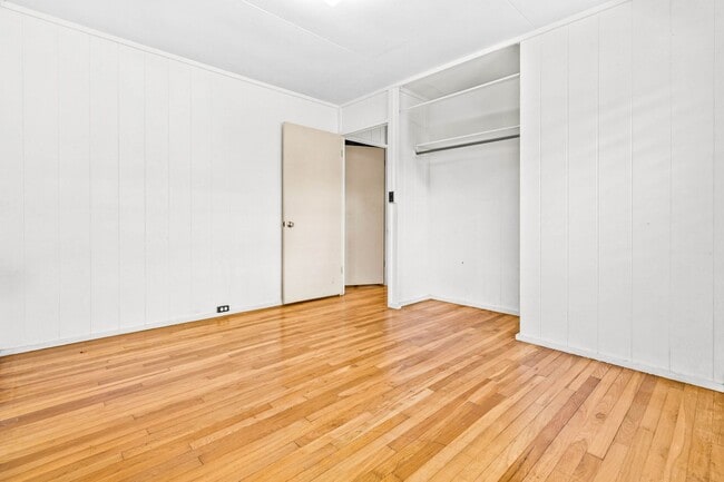 Building Photo - Charming 3 bedroom, 1 bath home with large...