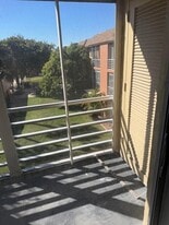 Building Photo - 4141 NW 26th St