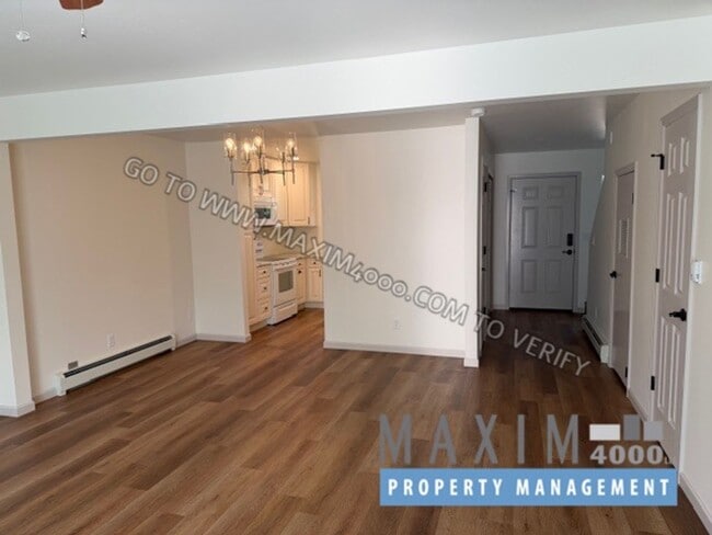 Building Photo - 2721 Patterson Rd