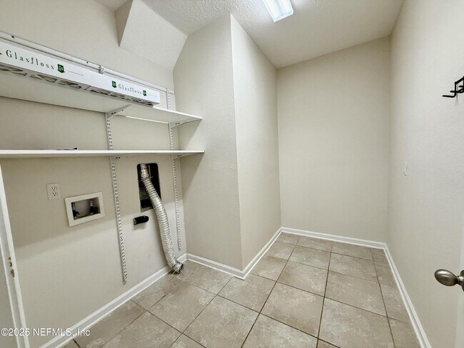Building Photo - 488 Pine Eagle Dr
