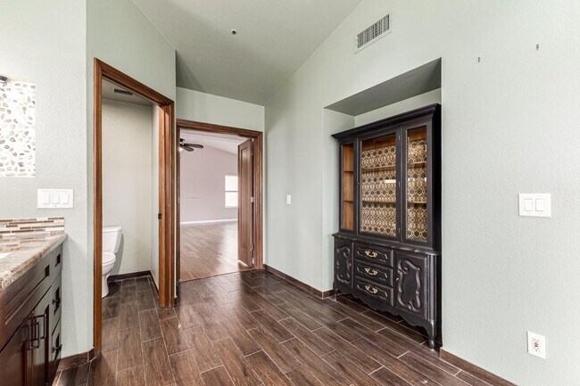 Building Photo - 11238 N 128th Pl