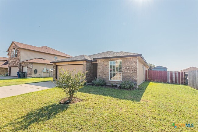 Building Photo - 2302 Terry Dr