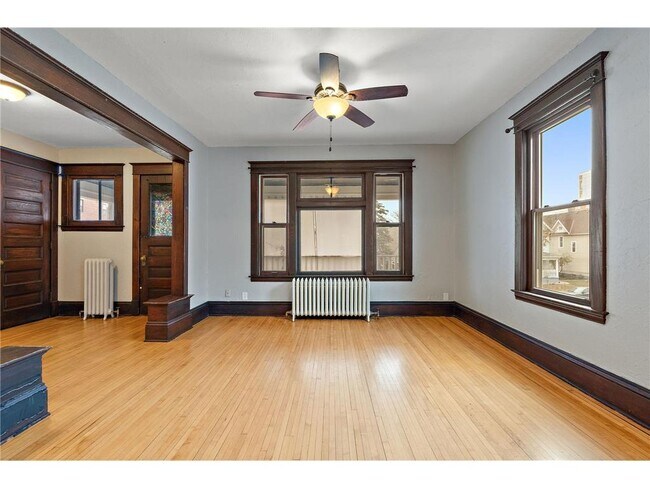 Building Photo - 2428 Chicago Ave