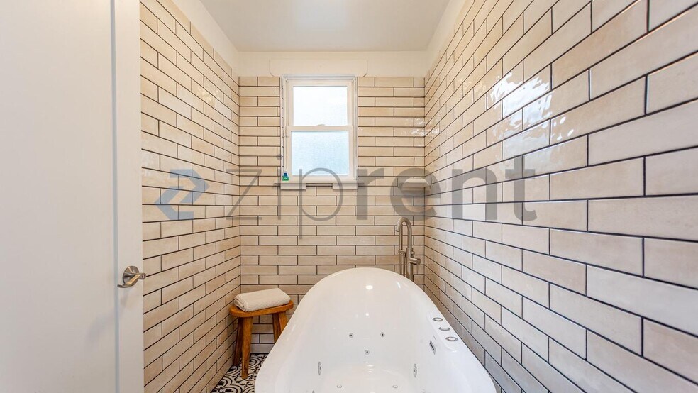 Building Photo - 6010 Cazadero Hwy